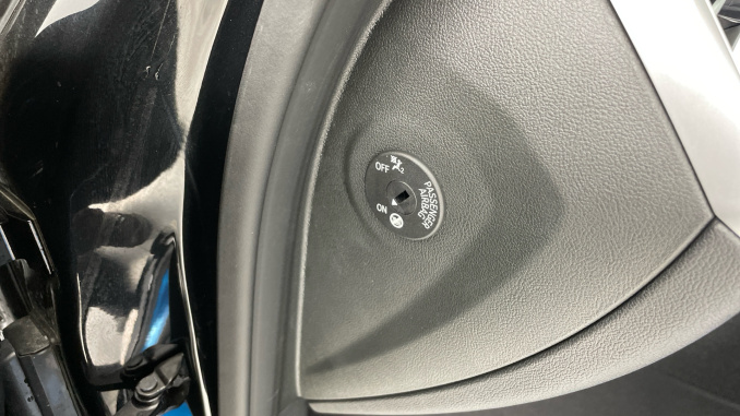 BMW 2 Series 220i M Sport 2dr Step Auto Petrol Coupe - Image 29